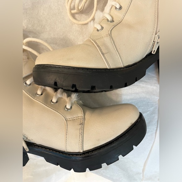 Espirit Cream Boots - Picture 5 of 6